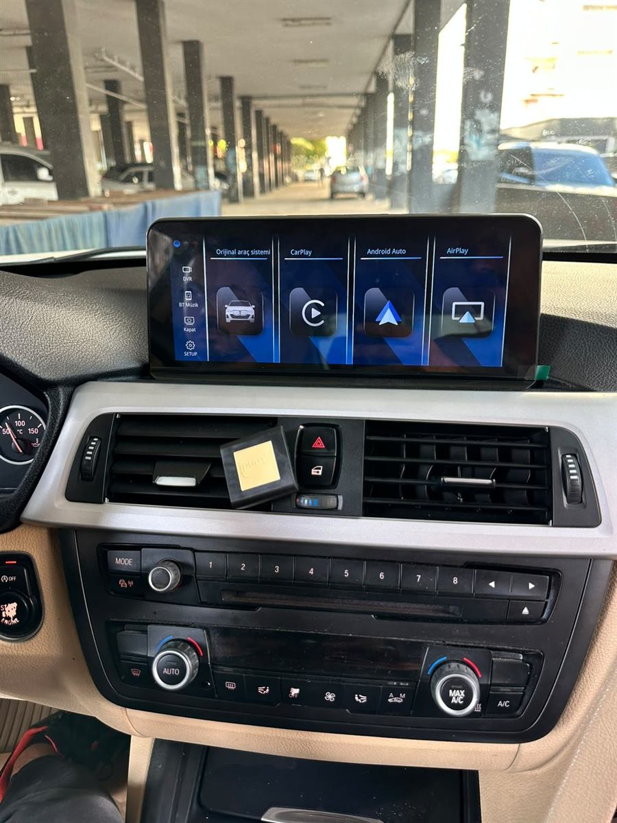 BMW'ye geniş ekran Android multimedya montajı